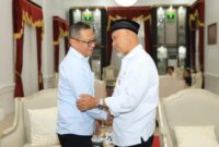 Foto : Ketua BNSP, Syamsi Hari, dan Gubernur Sumatera Barat, Mahyeldi, membahas langkah konkret untuk meningkatkan sertifikasi kompetensi di Sumbar, (29/12/23). (Doc.Ist)