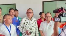 Ketua BNSP Syamsi Hari, bersama peserta sertifikasi welder CPMI tujuan Korea Selatan di LPK Geweld Batam. Sertifikasi yang berlangsung pada 14-16 Juni 2024. (Doc.Ist)