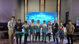 Momen pembagian poin loyalitas SETIA bikin petani tersenyum—solusi praktis selain hemat, juga aman. (Dok. Syngenta Indonesia)